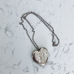Solid Betsy Johnson heart necklace